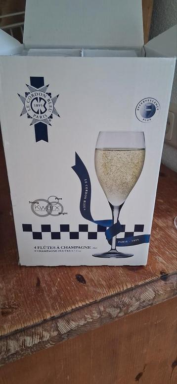 Le Cordon Bleu Champagne Flutes - 2 x 4 Glazen beschikbaar voor biedingen