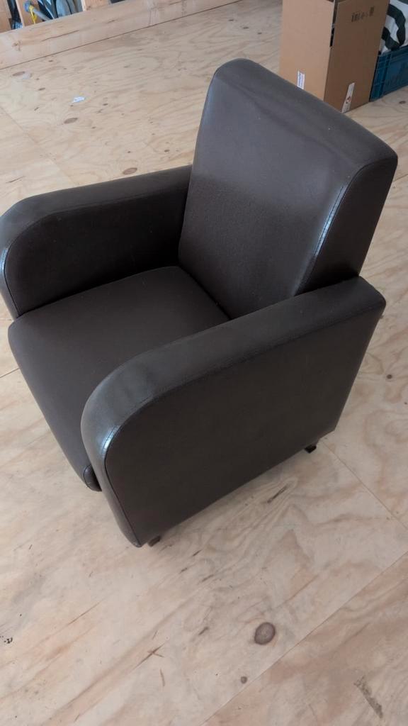 Leren fauteuil / stoel – donkerbruin, Huis en Inrichting, Fauteuils, Gebruikt, 75 tot 100 cm, Ophalen