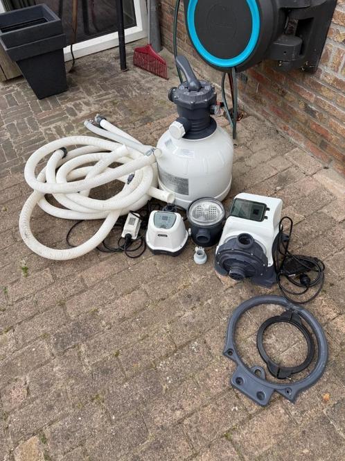 Zandfilterpomp en zoutwatersysteem (Intex), Tuin en Terras, Zwembad-toebehoren, Gebruikt, Zwembadpomp, Ophalen of Verzenden