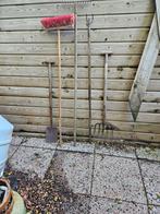 Goed gebruikte handgereedschap, Tuin en Terras, Ophalen of Verzenden, Gebruikt, Bezem