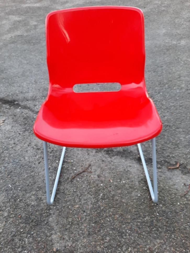 rode stoel, Huis en Inrichting, Stoelen, Zo goed als nieuw, Eén, Kunststof, Rood, Ophalen