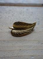 broche - goudkleurig blad, Ophalen of Verzenden, Zo goed als nieuw, Goud, Overige materialen