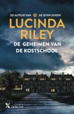 De geheimen van de kostschool, Lucinda Riley, Ophalen of Verzenden, Zo goed als nieuw, Nederland