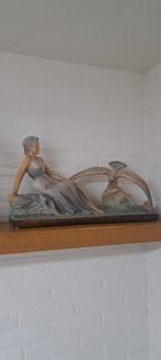 Art Deco Beeld Vrouw met Vogel, Ophalen