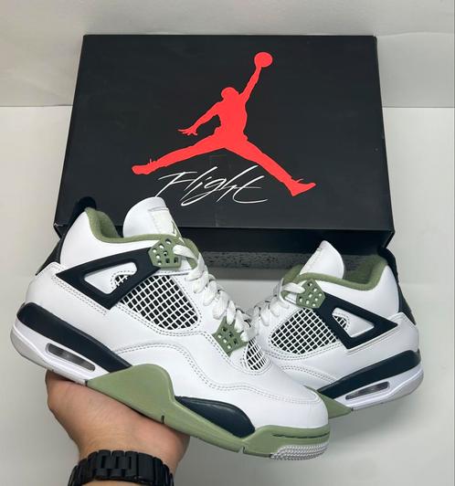 Nike Jordan 4 Retro Seafoam maat 38,5, Kleding | Heren, Schoenen, Nieuw, Sneakers of Gympen, Wit, Ophalen of Verzenden