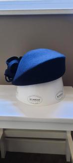 Donkerblauwe vilten winterse dop hoed feestelijk strass, Hoed, Ophalen of Verzenden, Zo goed als nieuw, Rivian