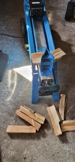 Houtklover/ kloofmachine 7 ton, Ophalen, Gebruikt, Elektrisch, Liggend