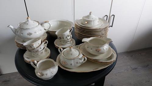Zeer compleet 33-delig antiek servies van Mosa Maastricht, Antiek en Kunst, Antiek | Servies compleet, Ophalen