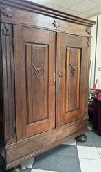Oude antieke robuuste eikenhouten kast, Antiek en Kunst, Antiek | Meubels | Kasten, Ophalen of Verzenden