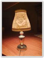 Tafellamp met porceleinen reliëf kap, Ophalen, Zo goed als nieuw, Overige materialen, Minder dan 50 cm