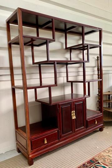 Stijlvolle Vintage Chinese step curio -Rosewood beschikbaar voor biedingen