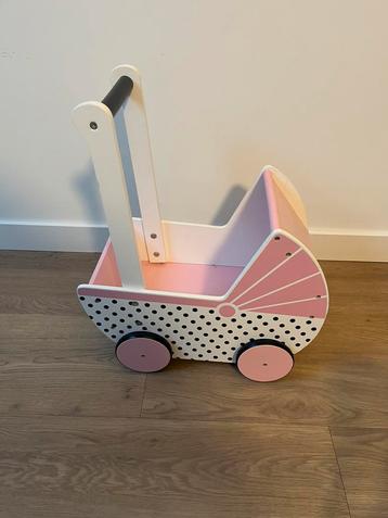 Hema houten poppenwagen beschikbaar voor biedingen