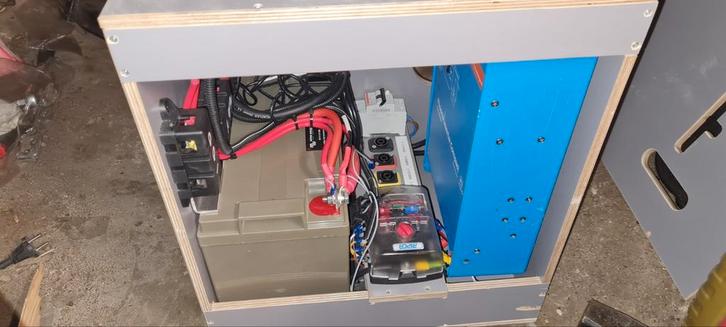 Victron 1600w omvormer pakket, Caravans en Kamperen, Camper-accessoires, Zo goed als nieuw, Ophalen