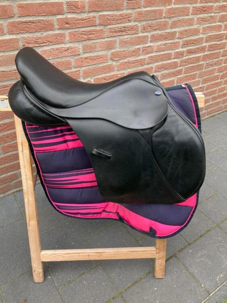 Springzadels 17 tm 18 inch Rossner, Jc en Euroriding, Dieren en Toebehoren, Paarden en Pony's | Zadels, Springen, Ophalen of Verzenden