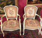 2 Brocante stoelen antiek hout crème met beige stof,, Ophalen