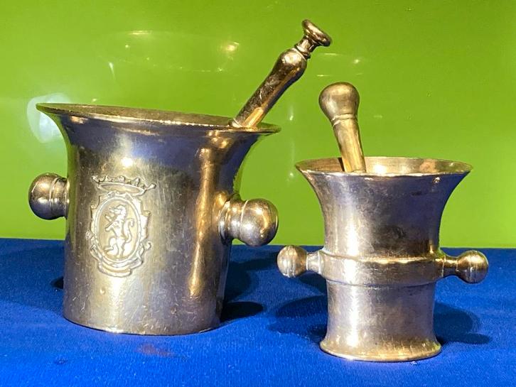 Antieke brons/koperen vijzels met stamper - set van 2, Antiek en Kunst, Antiek | Koper en Brons, Ophalen of Verzenden