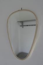 Vintage spiegel met koperen rand., Minder dan 50 cm, Ophalen of Verzenden, Zo goed als nieuw, Minder dan 100 cm
