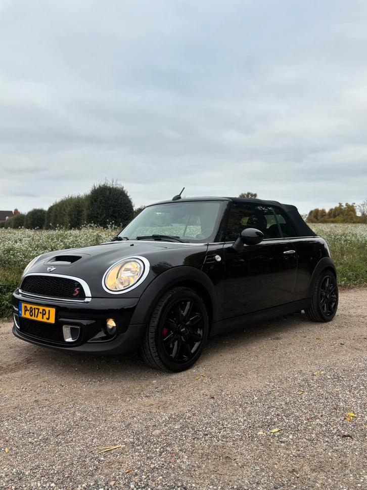 Mini Cooper 1.6 ONE Cabrio 2013 Zwart JOHN COOPER WORKS, Auto's, Mini, Bedrijf, Cabrio, ABS, Airbags, Airconditioning, Bluetooth