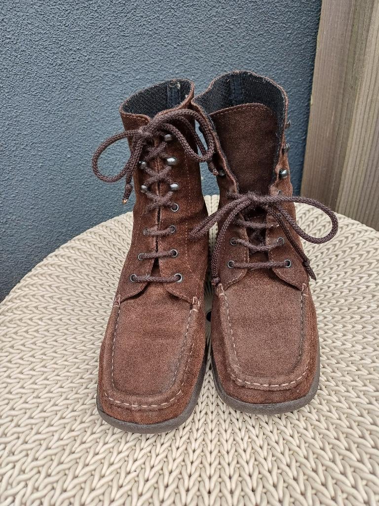 Leuke ESPRIT halfhoge laarsjes(37) + warme fluffy pantoffels, Bruin, Lage of Enkellaarzen, Ophalen of Verzenden, Gedragen