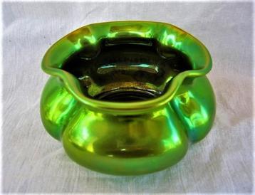 Zsolnay - Art nouveau vaas in groen eosin (8011) beschikbaar voor biedingen