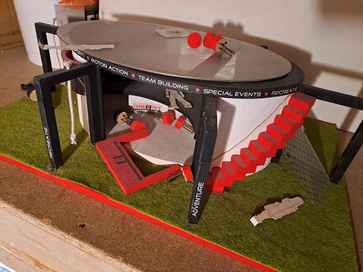 Maquette Evenementenbedrijf - Uniek Schoolproject!, Hobby en Vrije tijd, Modelbouw | Auto's en Voertuigen, Gebruikt, Overige typen