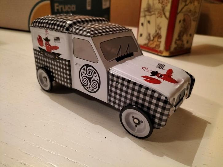 Renault 4 Blik Auto - Koekjes/Chocolade, Verzamelen, Automerken, Motoren en Formule 1, Gebruikt, Auto's, Ophalen of Verzenden