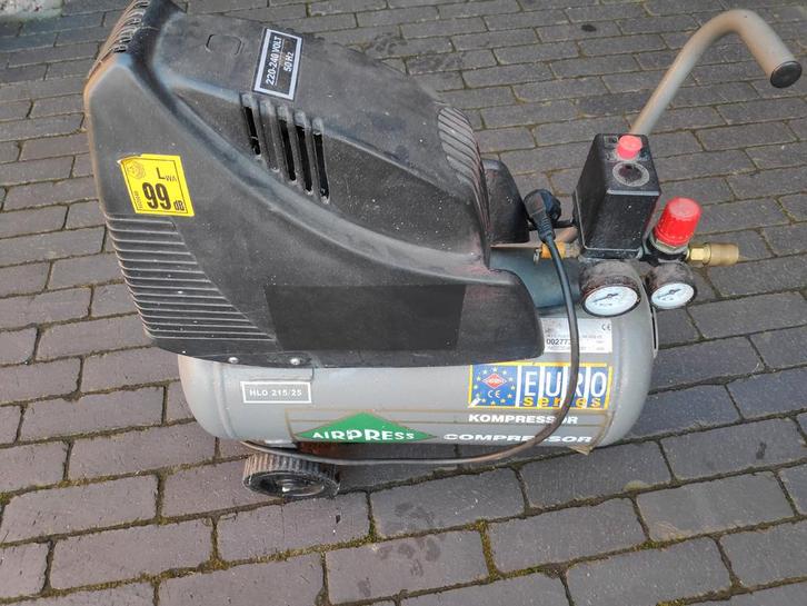 compressor airpress HLO 215-25, Doe-het-zelf en Verbouw, Compressors, Gebruikt, 6 tot 10 bar, 25 tot 100 liter, Minder dan 200 liter/min