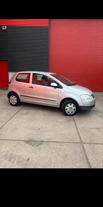 Volkswagen Fox 1.4 55KW 2008 Grijs nieuwe apk beschikbaar voor biedingen