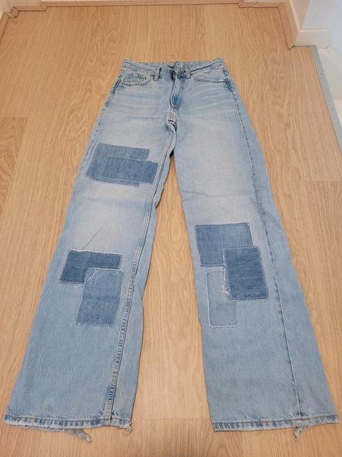 Zara patched meiden jeans, mt 32, Kleding | Dames, Spijkerbroeken en Jeans, Zo goed als nieuw, W27 (confectie 34) of kleiner, Blauw