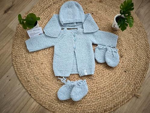 Baby vest, muts, das, wantjes en slofjes maat 56 Lichtblauw., Kinderen en Baby's, Babykleding | Maat 56, Nieuw, Jongetje of Meisje