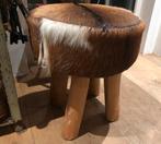 Kruk met geitenvacht, Huis en Inrichting, Krukjes, Ophalen, Gebruikt, Hout