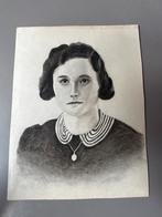 Portret van een jonge vrouw, houtskooltekening, Antiek en Kunst, Kunst | Tekeningen en Foto's, Ophalen of Verzenden