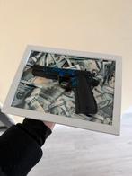 Decoratief pistool in lijst, Ophalen of Verzenden