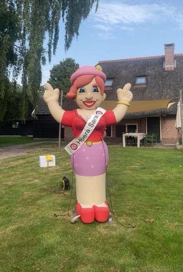 Sarah opblaaspop te koop beschikbaar voor biedingen