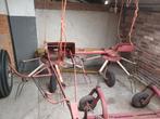 Getrokken Deutz Fahr hooischudder, Ophalen, Weidebouw