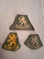 3 x stoffen embleem "je maintendrai" jaren 50., Ophalen of Verzenden, Gebruikt, Button of Speldje