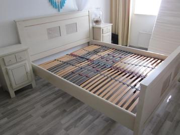 Bed en lattenbodems 160 bij 200 cm