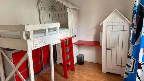 Bed 90x200 €3000 bureau kast linnenkast kamer compleet, Kinderen en Baby's, Kinderkamer | Complete kinderkamers, Zo goed als nieuw