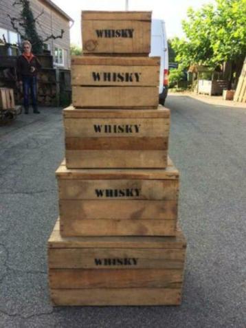 Zeer mooie houten kisten , Whisky kisten , veilingkisten beschikbaar voor biedingen