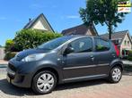 Peugeot 107 1.0-12V XS AUTOMAAT 89.000 km NL-NAP., Stof, Gebruikt, Zwart, 4 stoelen