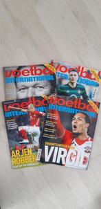 voetbal internationale boekjes 4 stuks uit 2017 en 2018 als, Sport en Fitness, Voetbal, Maat XL, Ophalen of Verzenden, Bal