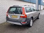 Volvo XC70 2.4 D5 Momentum Ecc/Leder/Cruise Nw APK ✅, Automaat, 1734 kg, Gebruikt, 197 €/maand