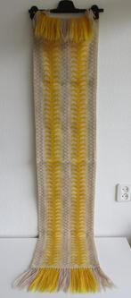 moderne Vintage doorstopwerk tafelloper geel met beige, Ophalen of Verzenden, Zo goed als nieuw, Rechthoek, Binnen