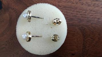 Gouden oorbellen 585 met parel zie foto's. beschikbaar voor biedingen