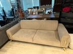 Beige 3-zitsbank met gouden pootjes stijlvolle & comfort, Ophalen of Verzenden, Nieuw, 75 tot 100 cm, 200 tot 250 cm