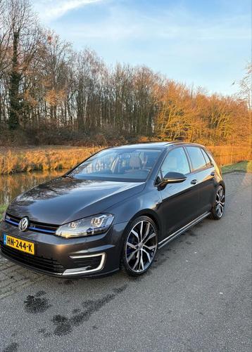 Volkswagen Golf 1.4 TSI Phev 204pk 5D DSG 2015 Zwart beschikbaar voor biedingen