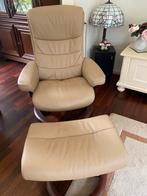 Leren Stressless stoel met bijpassende hocker, Huis en Inrichting, Fauteuils, Ophalen, Zo goed als nieuw, Leer