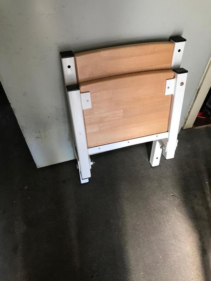 Mooie opklapbare wandzitting van zware kwaliteit /staal+hout, Huis en Inrichting, Overige Huis en Inrichting, Zo goed als nieuw