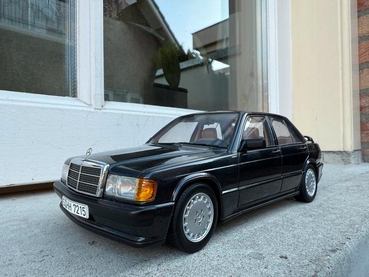 1:18 Mercedes 190E 2.3 16V Zwart metallic 1984 Autoart 76122, Hobby en Vrije tijd, Modelauto's | 1:18, Zo goed als nieuw, Auto