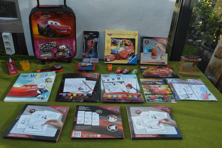Cars verzameling/ speelgoed: prikblok, koffer, verf met kleu, Verzamelen, Speelgoed, Zo goed als nieuw, Ophalen of Verzenden